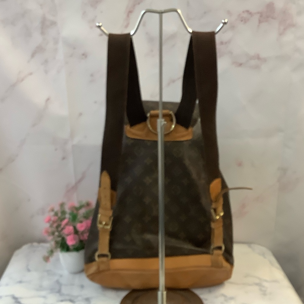 GUC Louis Vuitton Montsouris GM Backpack - Picture 2 of 15